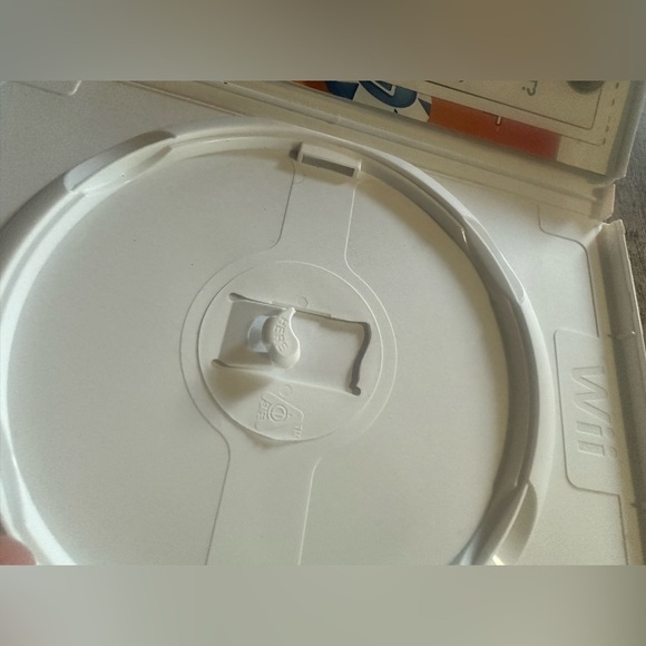 Wii Trivial Pursuit Bet You Know It Game With Case - Picture 9 of 9